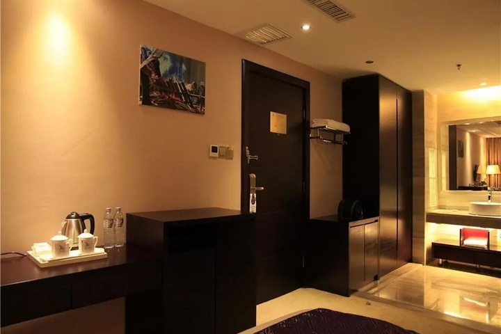 Room 3 of 17