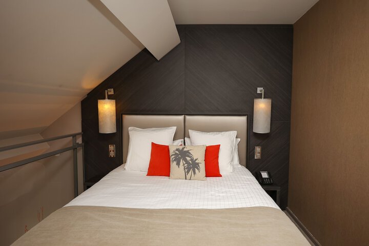 Room 10 of 86