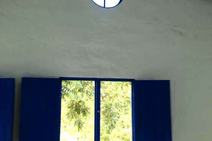 Room 47 of 100