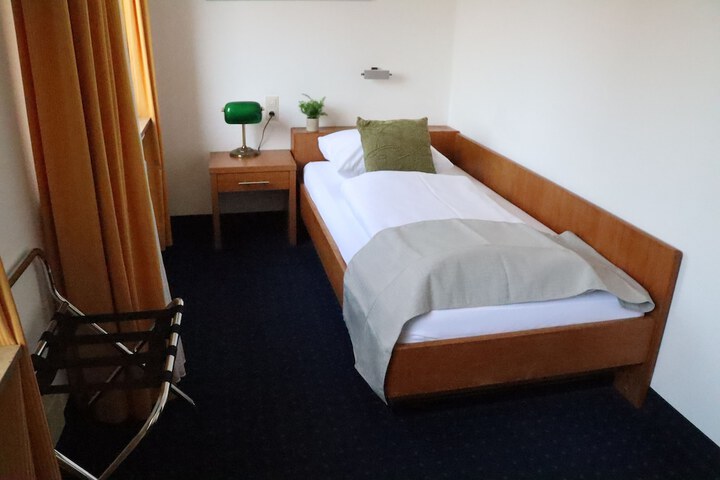 Room 14 of 20