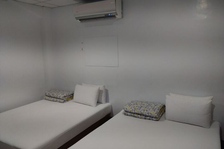 Room 17 of 42