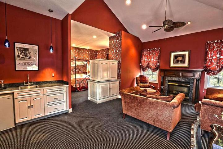 1 King Bed (1 of 8)