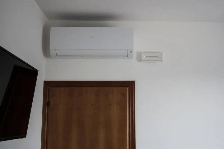 Room 11 of 13