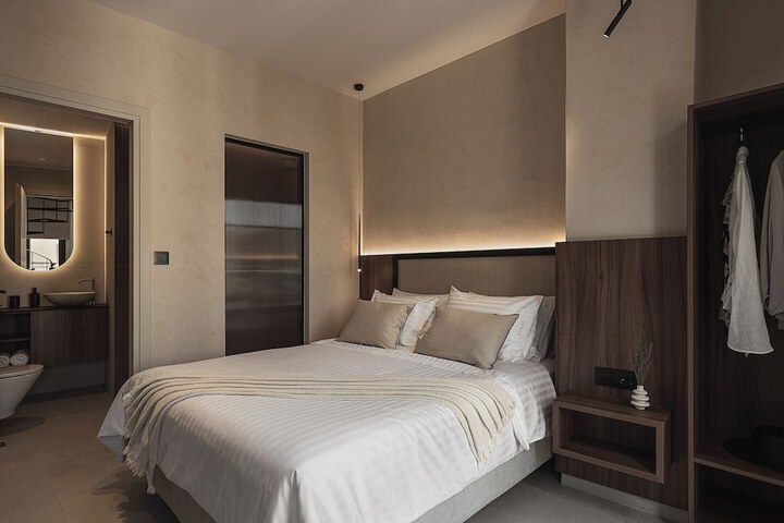 Room 21 of 120