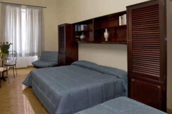 Room 4 of 11
