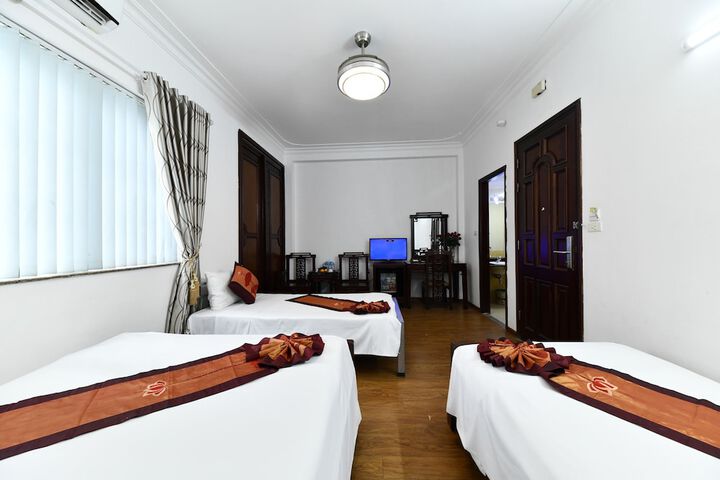 Room 12 of 36