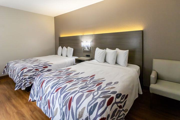 Deluxe 2 Queen Beds (5 of 7)
