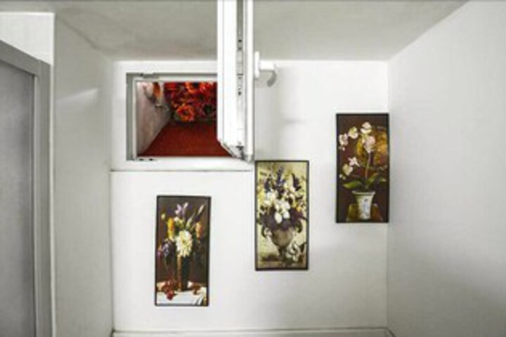 Room 7 of 16