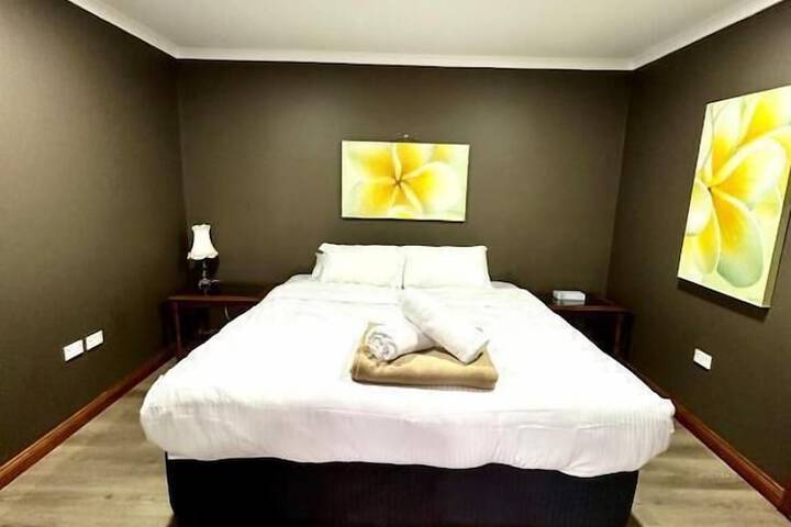 Room 51 of 180
