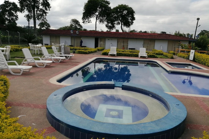 Pool 12 of 18