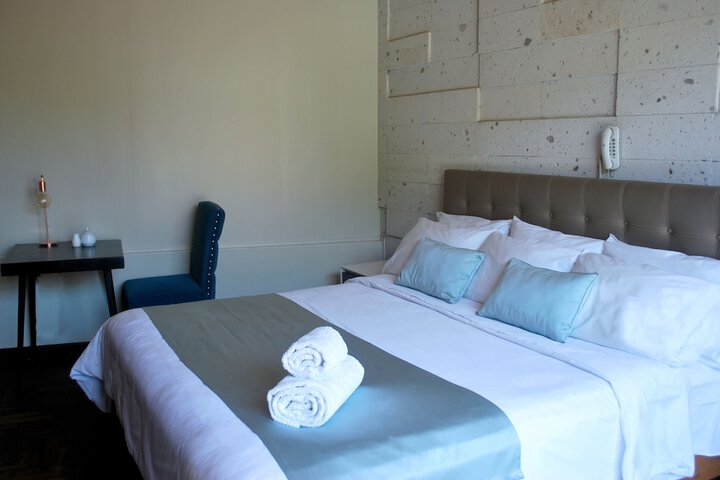 Room 13 of 27