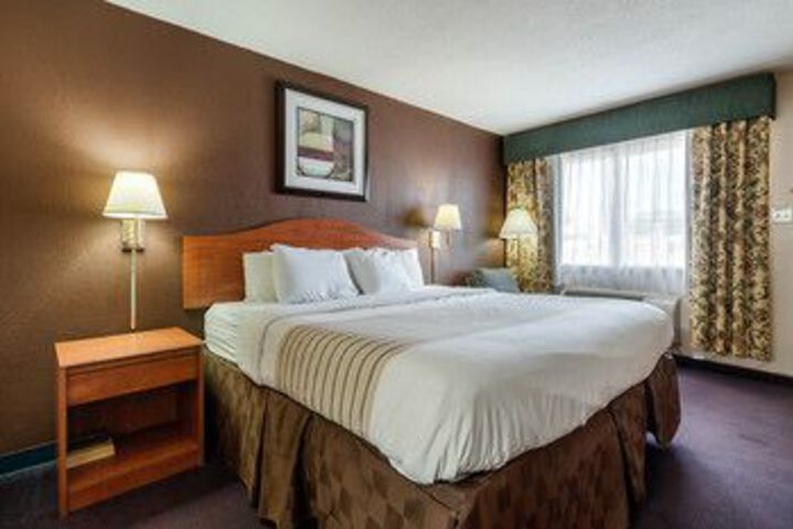 Room 10 of 26
