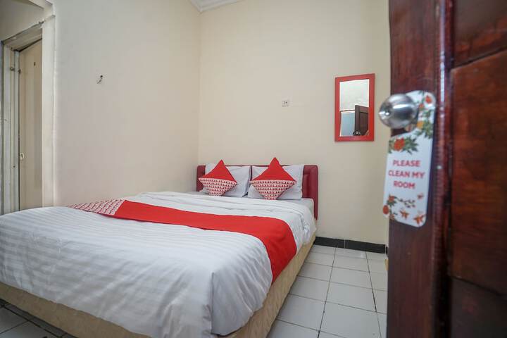 Room 11 of 32