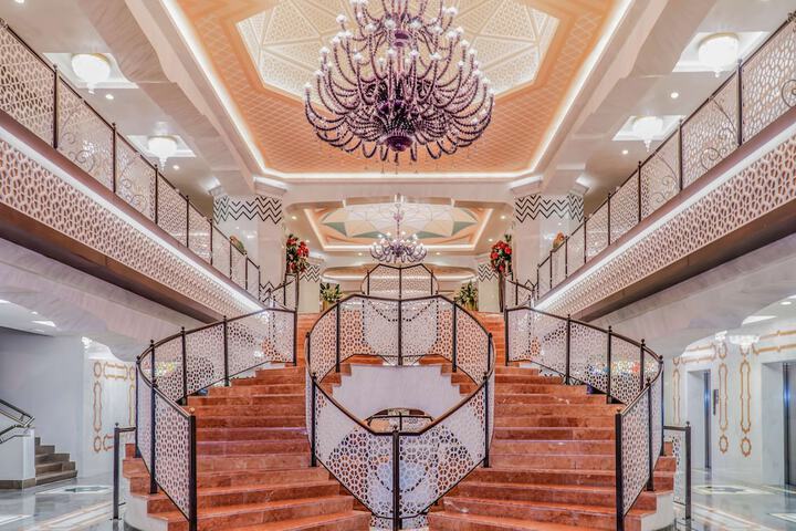 Entrance & Lobby