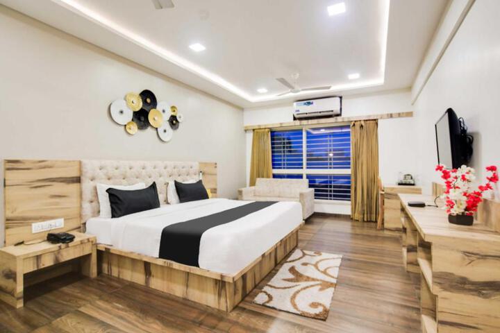 Townhouse Oak Holkar Central Stadium Indore