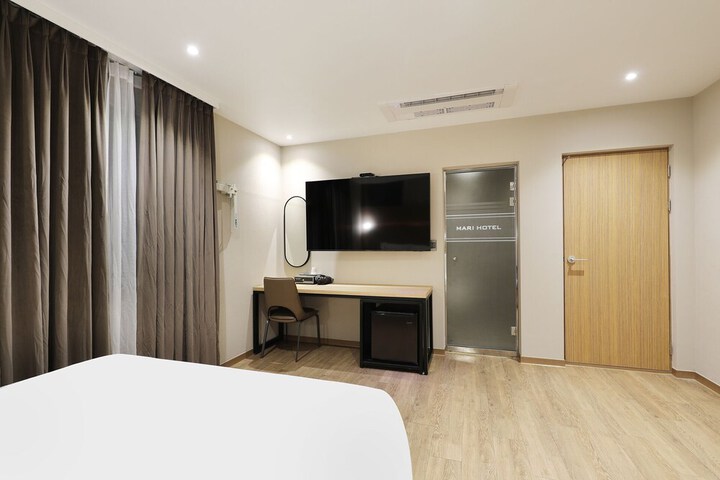 Room 20 of 32