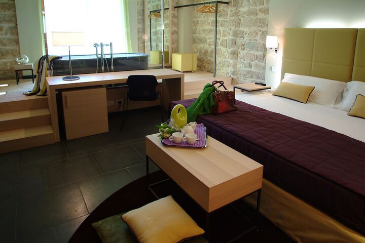 Room 13 of 54