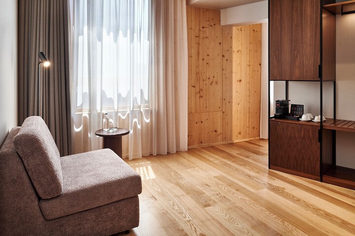 Room 15 of 52