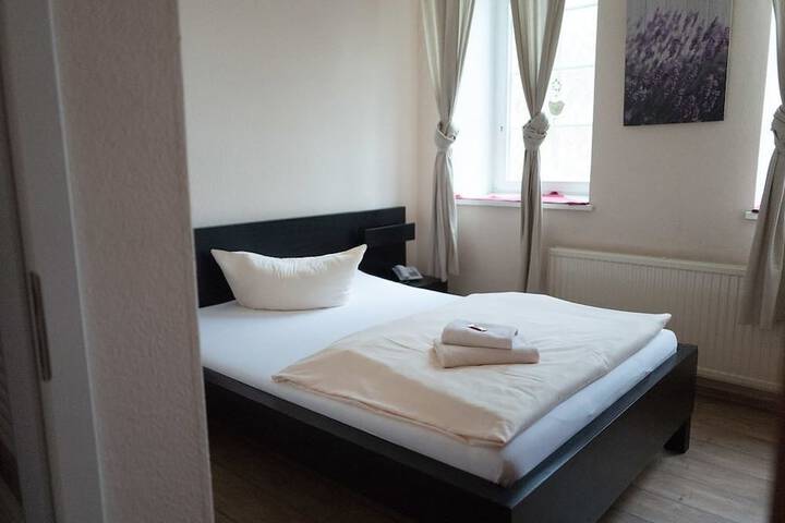 Room 2 of 31
