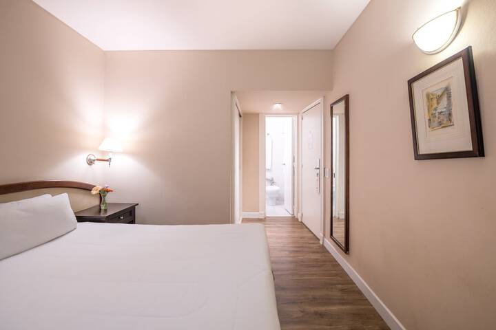 Room 14 of 71