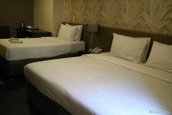 Room 17 of 40