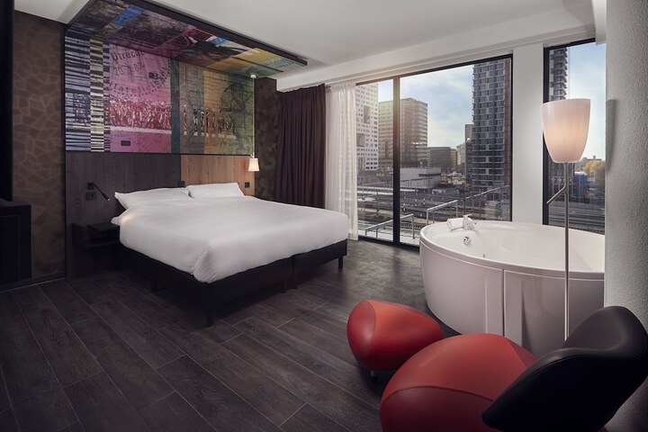 Room 3 of 42