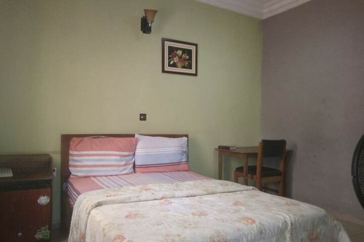 Room 5 of 16