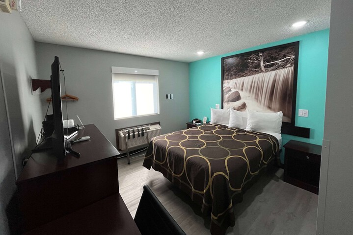 Room 10 of 35