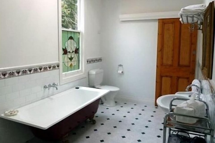 Room 15 of 27