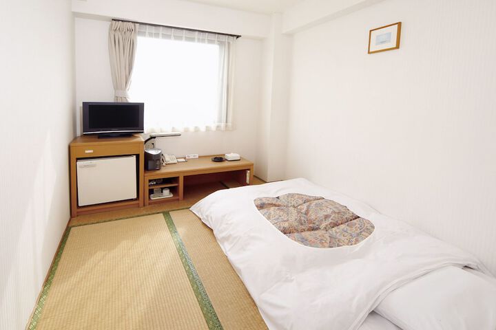 Room 6 of 34