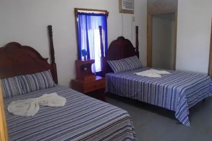 Room 6 of 13