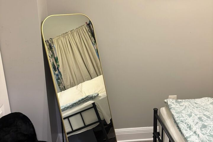 Room 4 of 12