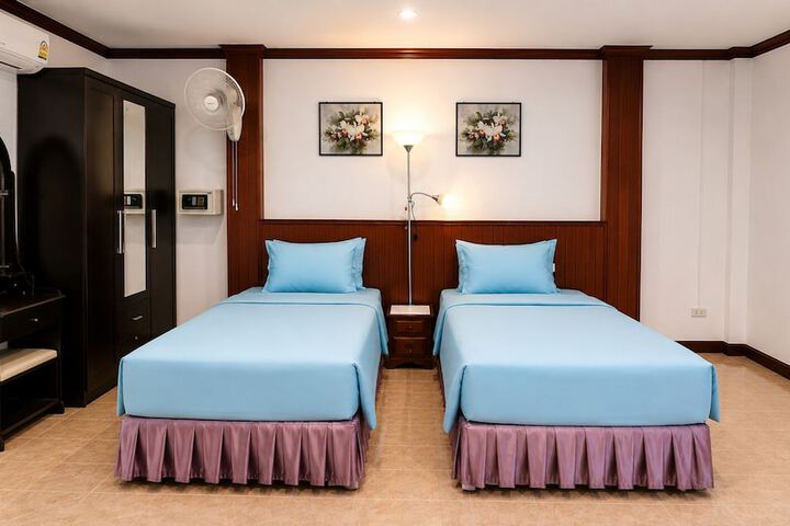 Room 113 of 208