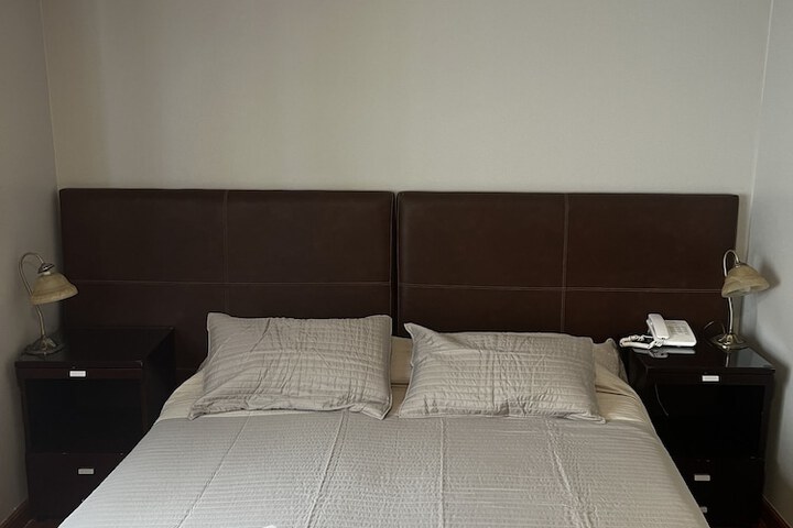 Room 6 of 34