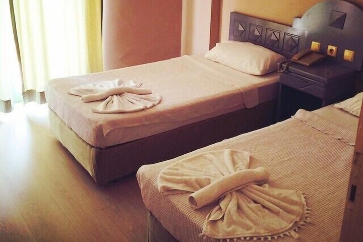 Room 7 of 24