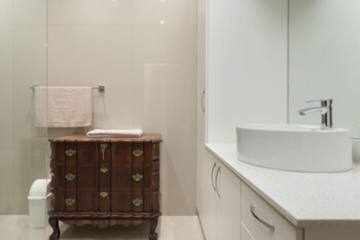 Room 2 of 17