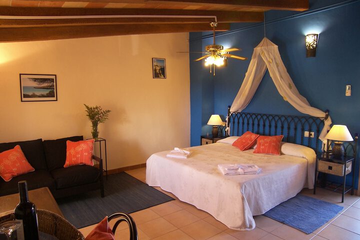 Room 3 of 82