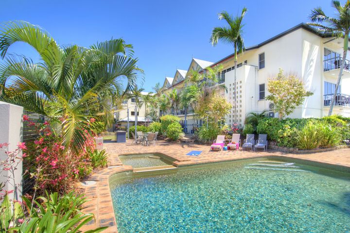 Hotel with Pool