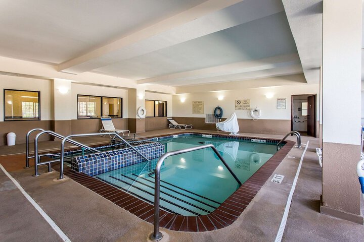 Hotel Pool