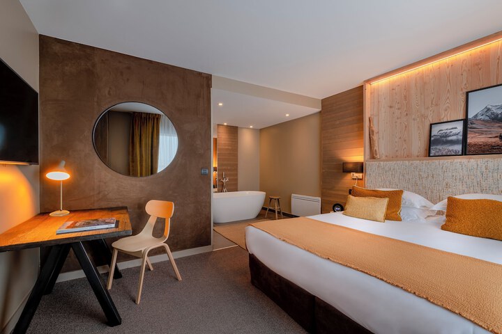 Room 14 of 74