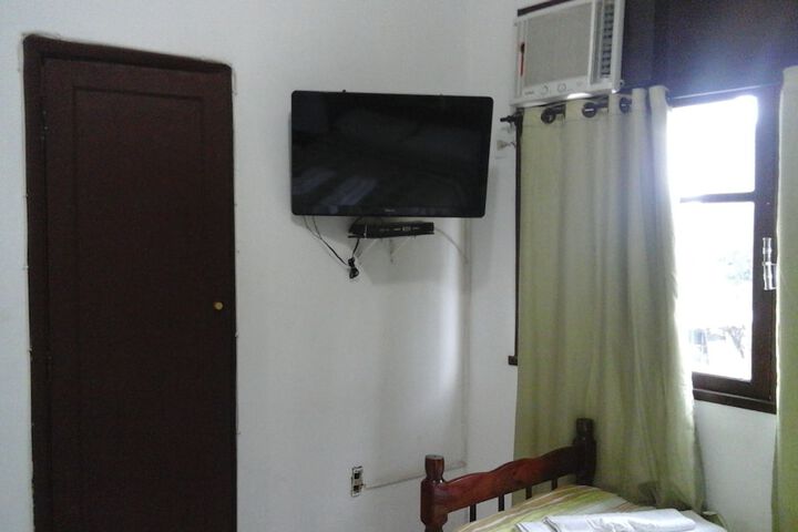 Room 13 of 19