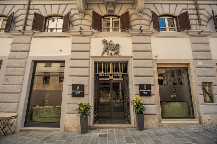 Hotel 77 Seventy-Seven