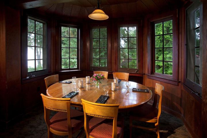 Dining 53 of 80