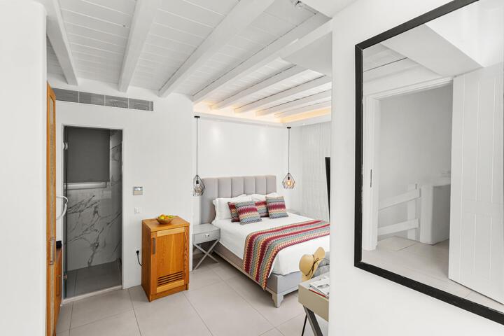 Room 50 of 102