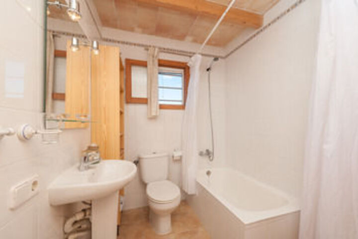 Room 5 of 35