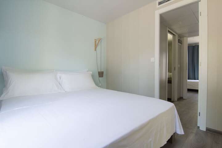Room 5 of 33