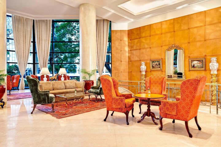 Entrance & Lobby