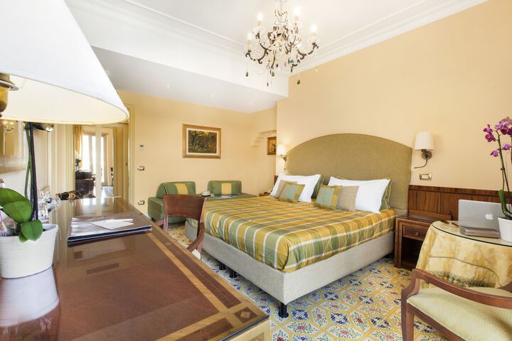 Room 27 of 150