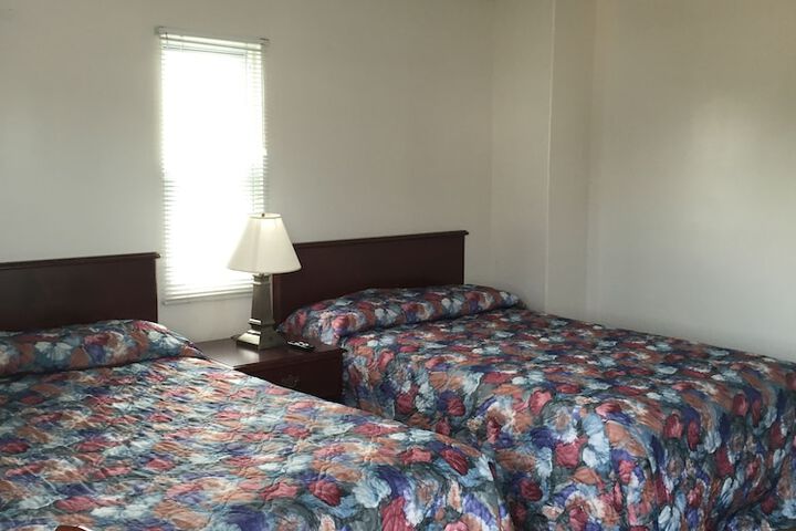 2 Double Beds (2 of 5)