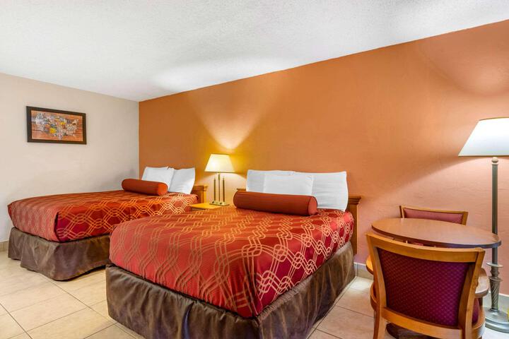 1 Double Bed Accessible (4 of 4)